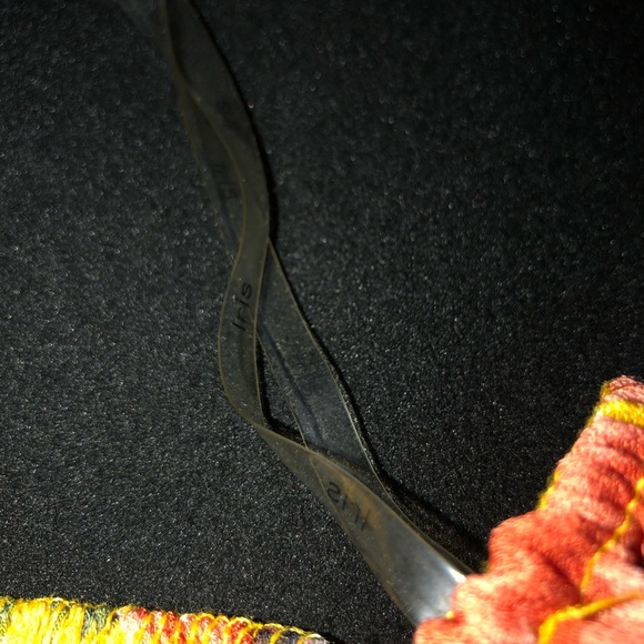 Cropped Flowy Tie Front Floral Top - Picture 10 of 11